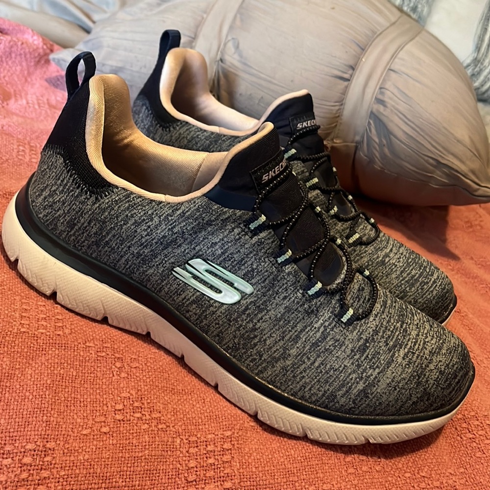 Sketcher sneakers size 7. Never worn